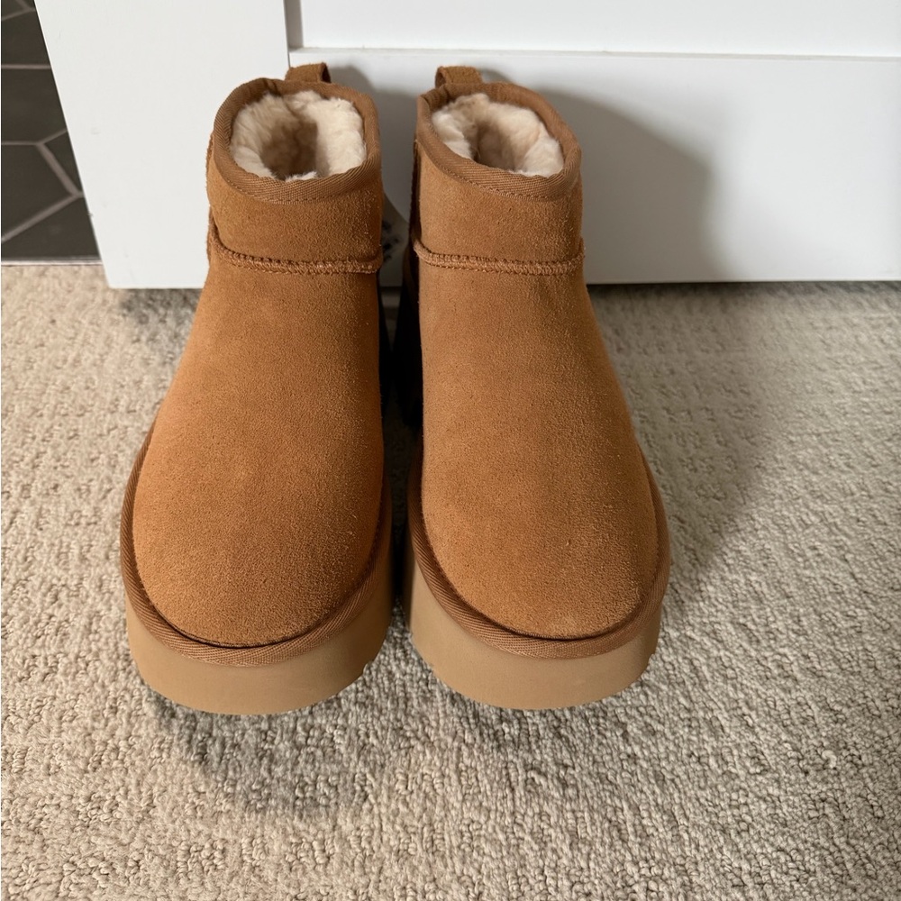Ugg Classic Ultra Mini New Heights boots 8